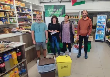 La Mancomunidad de Debabarrena lanza el nuevo servicio de recogida puerta a puerta en el comercio y la hostelería