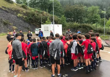 Las y los niños del campus de SD Eibar visitan el garbigune de Eibar
