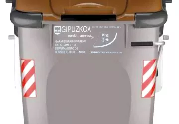 Eibar, Elgoibar, Ermua eta Soraluzera iritsi da edukiontzi marroia