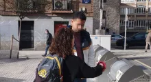 Hezitzaileak Elgoibar eta Ermuako biohondakinen edukiontzietan