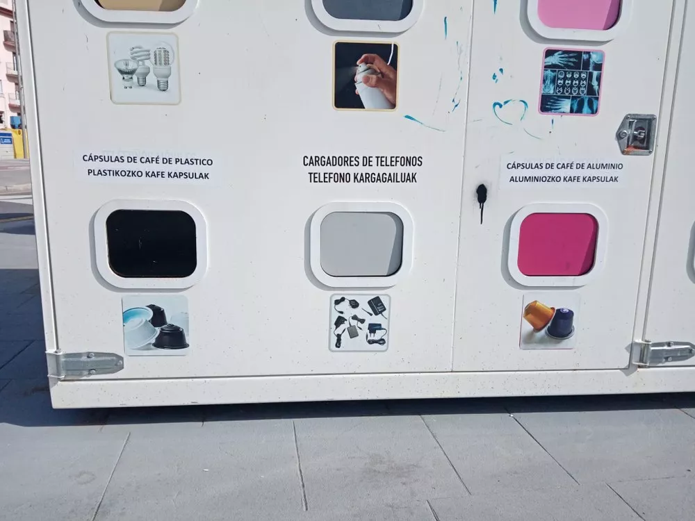 Gaurtik aurrera kafe-kapsulak utzi ahal izango dira mini garbiguneetan, Mankomunitateak eta Nestlek sinatutako hitzarmenari esker